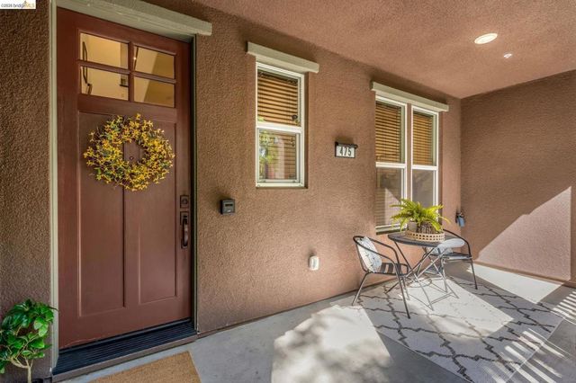 475 Mitchell Avenue, Alameda, CA 94501