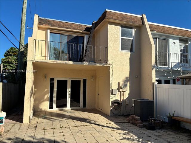 13514 NE 23rd Pl, North Miami, FL 33181