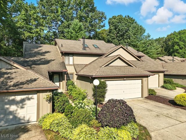 2180 Stone Creek Trail, Cuyahoga Falls, OH 44223