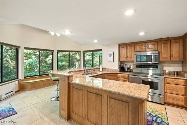 2180 Stone Creek Trail, Cuyahoga Falls, OH 44223