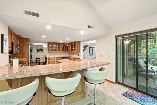 2180 Stone Creek Trail, Cuyahoga Falls, OH 44223