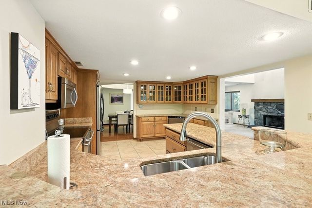 2180 Stone Creek Trail, Cuyahoga Falls, OH 44223