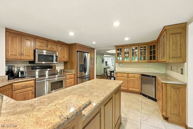 2180 Stone Creek Trail, Cuyahoga Falls, OH 44223