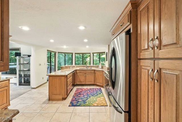 2180 Stone Creek Trail, Cuyahoga Falls, OH 44223