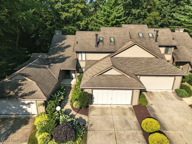 2180 Stone Creek Trail, Cuyahoga Falls, OH 44223