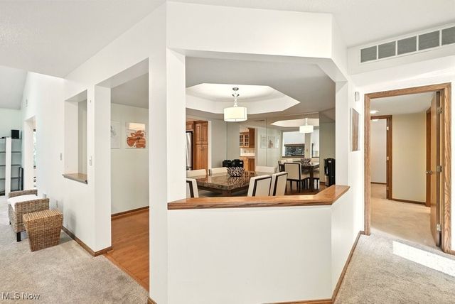 2180 Stone Creek Trail, Cuyahoga Falls, OH 44223