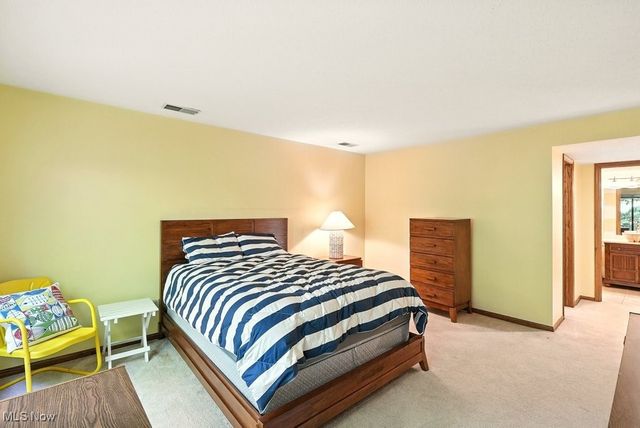 2180 Stone Creek Trail, Cuyahoga Falls, OH 44223