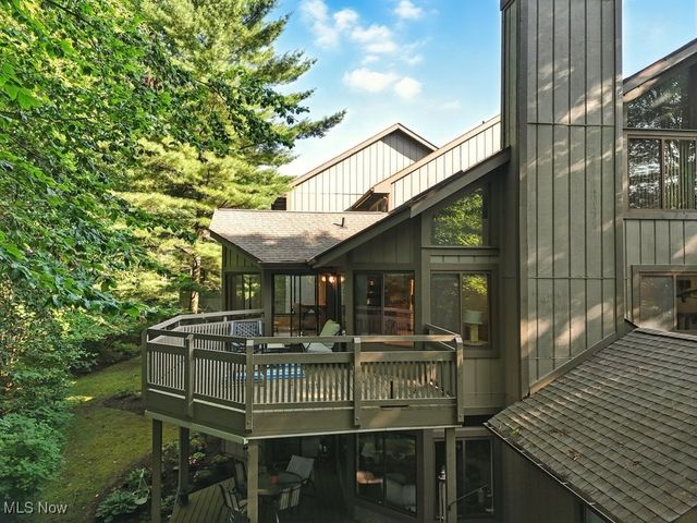 2180 Stone Creek Trail, Cuyahoga Falls, OH 44223