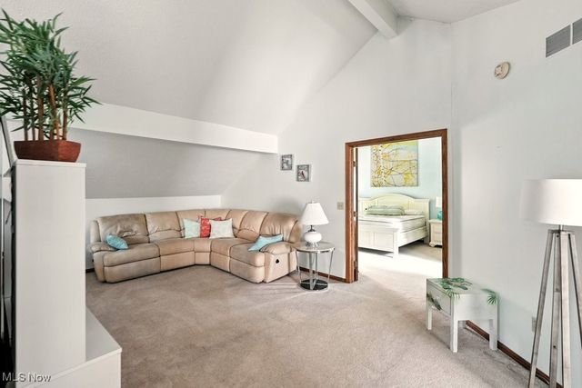 2180 Stone Creek Trail, Cuyahoga Falls, OH 44223