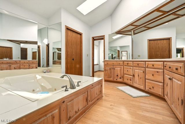 2180 Stone Creek Trail, Cuyahoga Falls, OH 44223