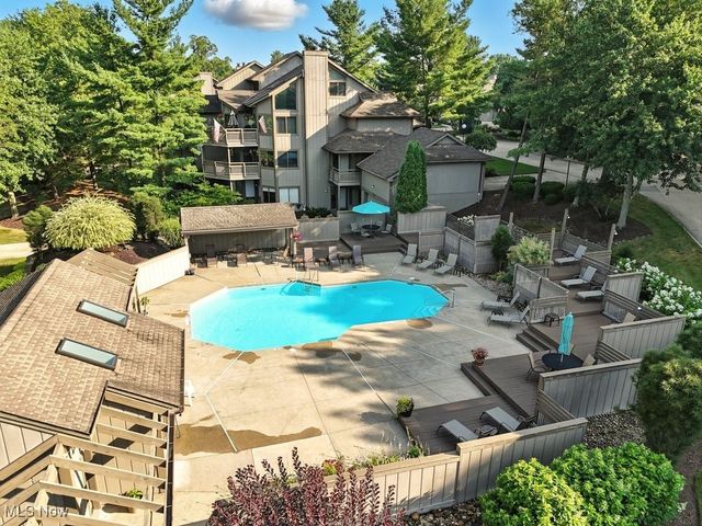 2180 Stone Creek Trail, Cuyahoga Falls, OH 44223