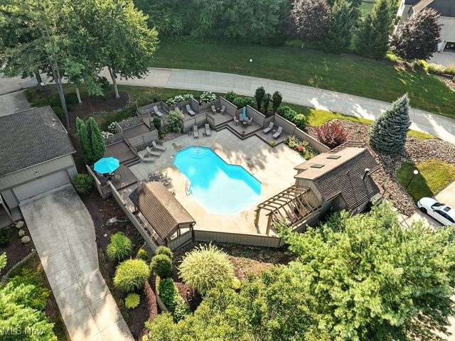 2180 Stone Creek Trail, Cuyahoga Falls, OH 44223