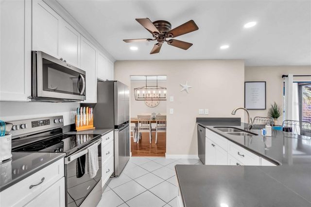8402 14TH AVENUE NW, Bradenton, FL 34209