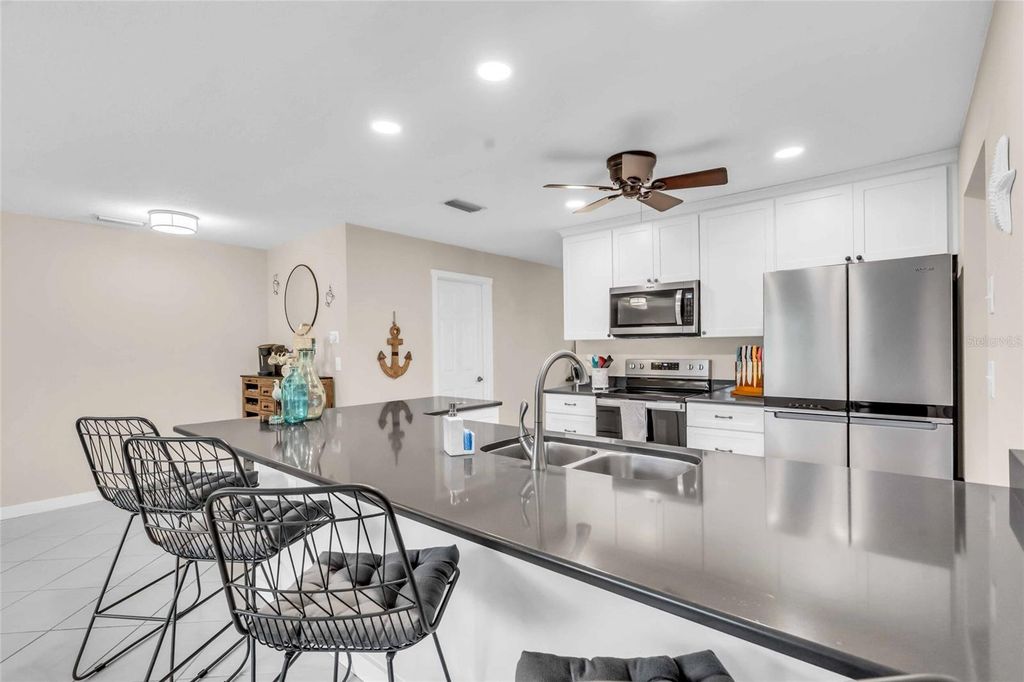 8402 14TH AVENUE NW, BRADENTON, FL 34209 — photo 4