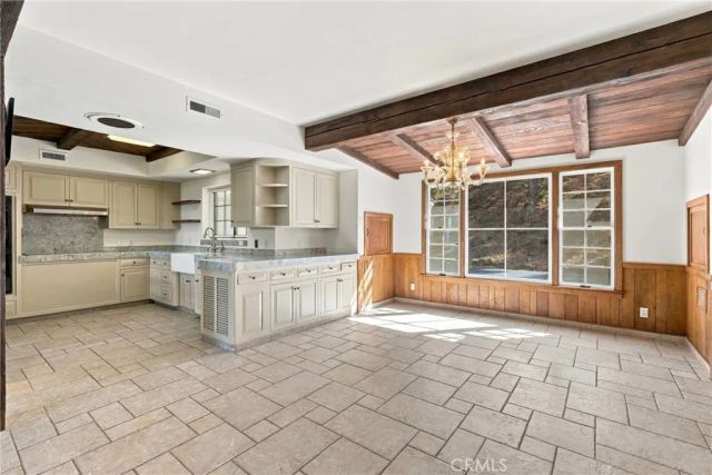 72 Saddleback Road, Rolling Hills, CA 90274