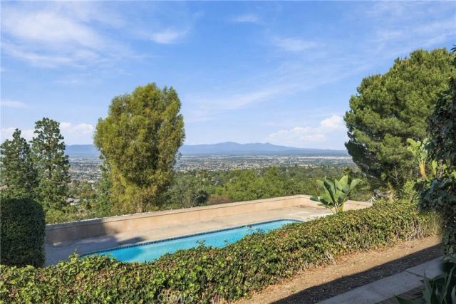 72 Saddleback Road, Rolling Hills, CA 90274