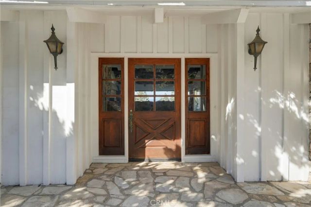 72 Saddleback Road, Rolling Hills, CA 90274