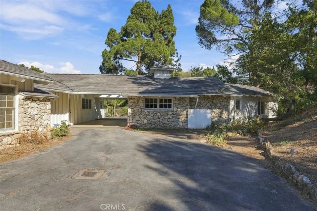 72 Saddleback Road, Rolling Hills, CA 90274