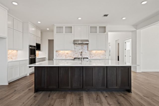 2004 Crimson Sunset CV, Georgetown, TX 78628