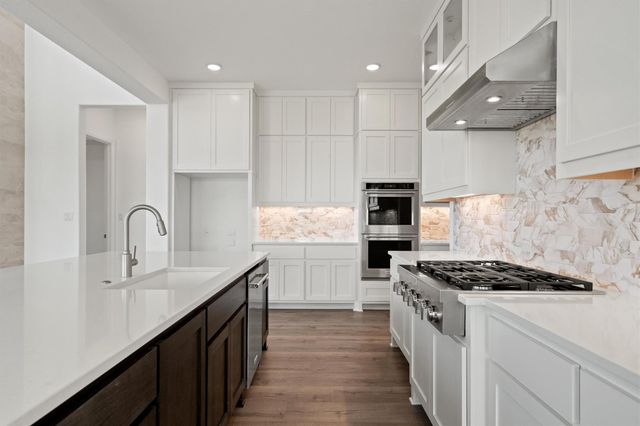 2004 Crimson Sunset CV, Georgetown, TX 78628