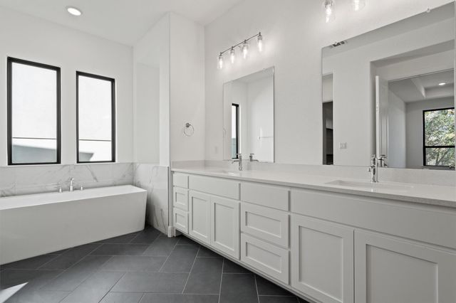 2004 Crimson Sunset CV, Georgetown, TX 78628