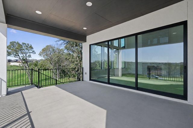 2004 Crimson Sunset CV, Georgetown, TX 78628