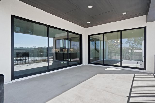 2004 Crimson Sunset CV, Georgetown, TX 78628