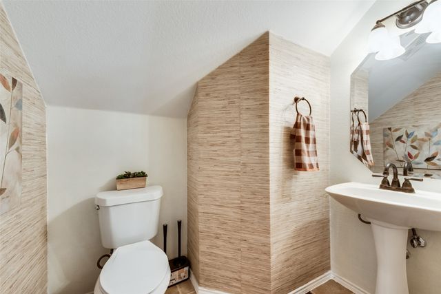 2864 Westover Drive, Grand Prairie, TX 75052