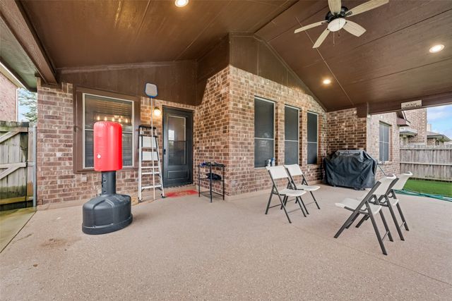2864 Westover Drive, Grand Prairie, TX 75052