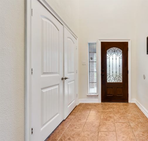 2864 Westover Drive, Grand Prairie, TX 75052