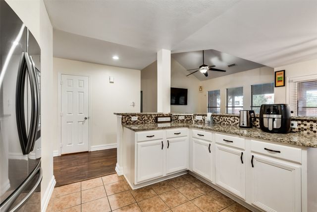 2864 Westover Drive, Grand Prairie, TX 75052