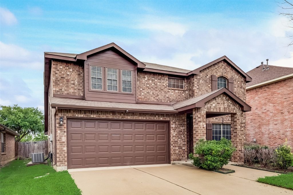 2864 Westover Drive, Grand Prairie, TX 75052