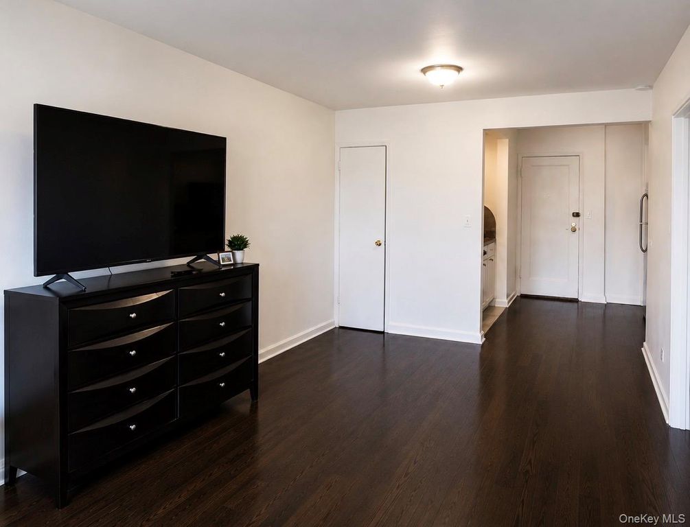37-30 83RD STREET 5L, Jackson Heights, NY 11372 — photo 5