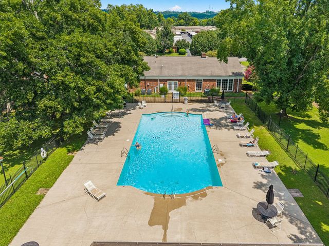 968 Todd Preis Dr, Nashville, TN 37221