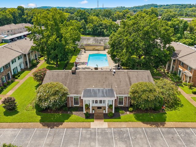 968 Todd Preis Dr, Nashville, TN 37221