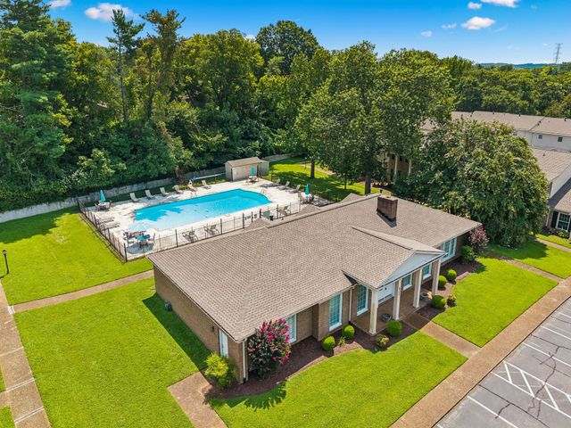 968 Todd Preis Dr, Nashville, TN 37221