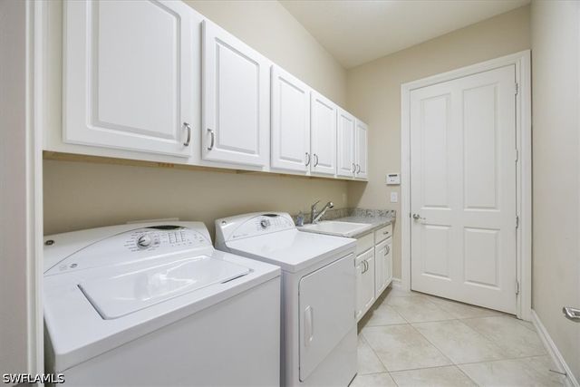 6504 Costa CIR, Naples, FL 34113