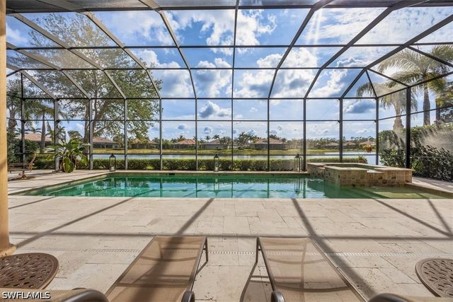 6504 Costa CIR, Naples, FL 34113