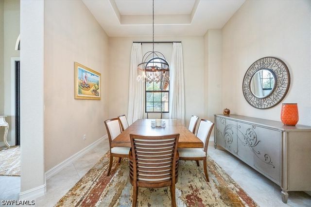 6504 Costa CIR, Naples, FL 34113