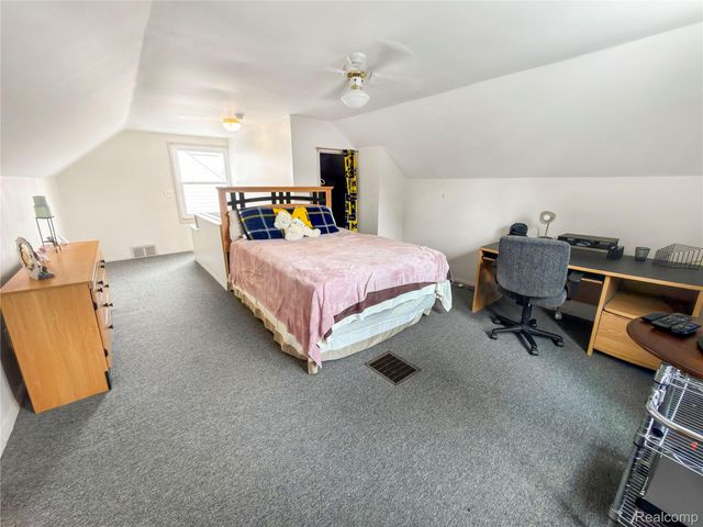6907 Orchard Avenue, Dearborn, MI 48126
