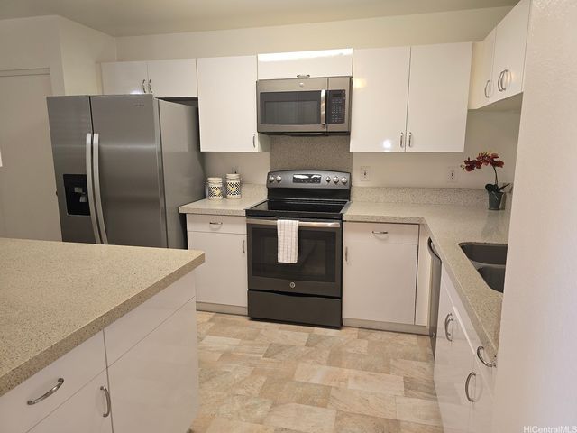 94-758 Lumiauau Street X2, Waipahu, HI 96797