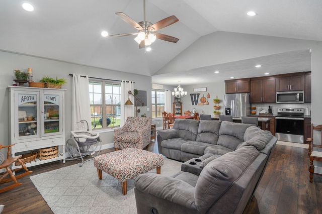 1251 S Antietam Road, Republic, MO 65738