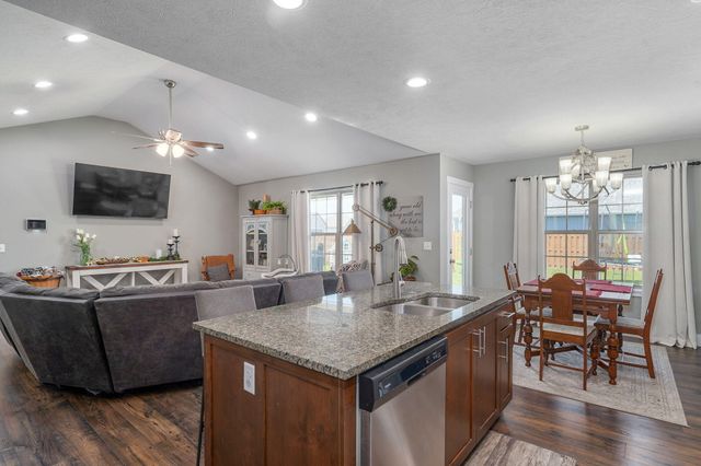 1251 S Antietam Road, Republic, MO 65738