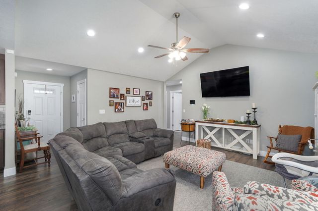 1251 S Antietam Road, Republic, MO 65738