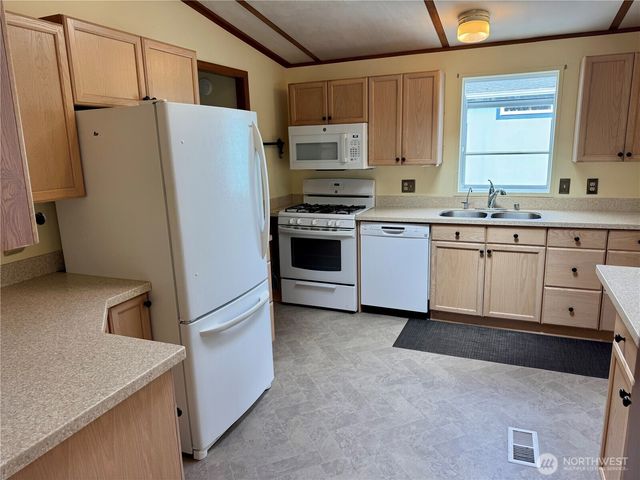 2414 Vista Lane, Anacortes, WA 98221