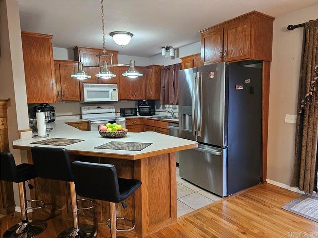 3203 Huntington Dr, Russellville, AR 72802