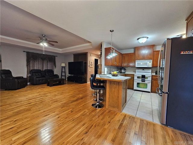 3203 Huntington Dr, Russellville, AR 72802