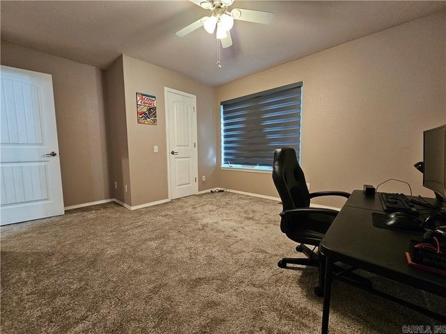 3203 Huntington Dr, Russellville, AR 72802