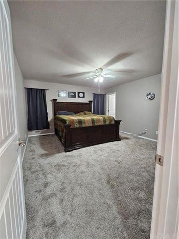 3203 Huntington Dr, Russellville, AR 72802