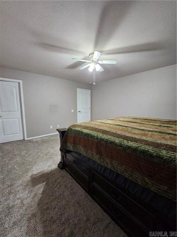 3203 Huntington Dr, Russellville, AR 72802